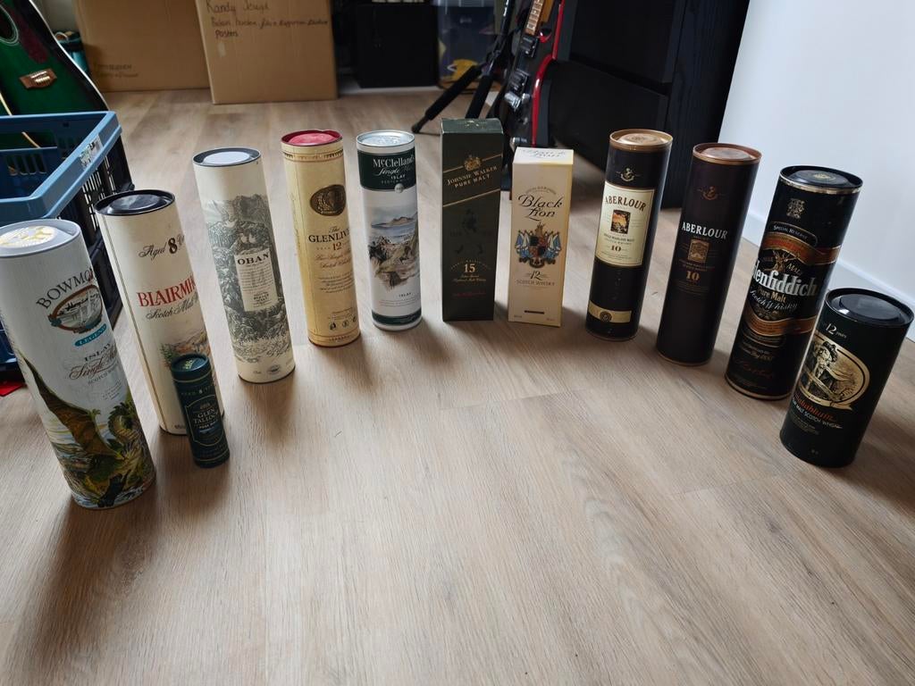 Whisky verzameling: blikken, dozen, lege flesjes & boekjes, Ophalen of Verzenden, Gebruikt