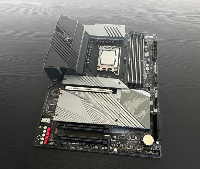 Z690 Aorus Elite AX DDR5 + Intel I5-12600K, Ophalen of Verzenden, Zo goed als nieuw, Intel, DDR5