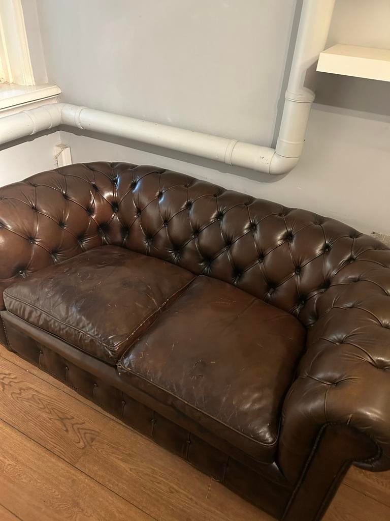 Chesterfield bank - Bruin leer - 2-zits, Ophalen, Gebruikt, 150 tot 200 cm, Tweepersoons