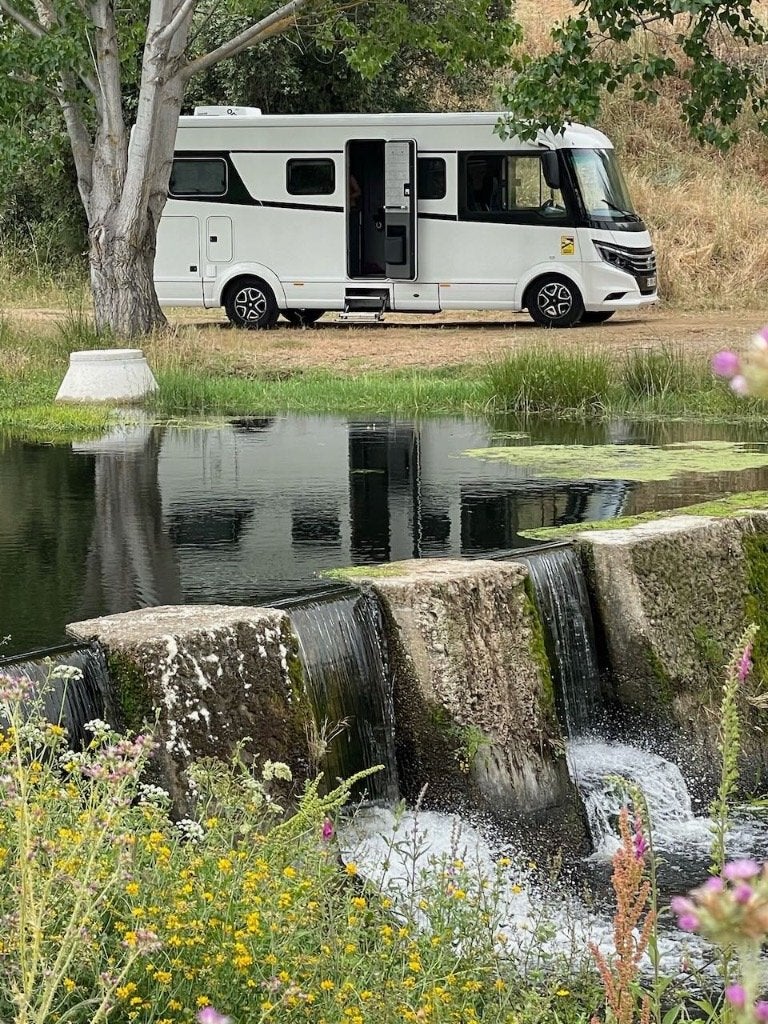 Niesmann+Bischoff iSmove 6.9 E - volledig uitgerust - 4,5t, Caravans en Kamperen, Campers, Automaat, Buscamper of Camperbus, Niesmann+Bischoff