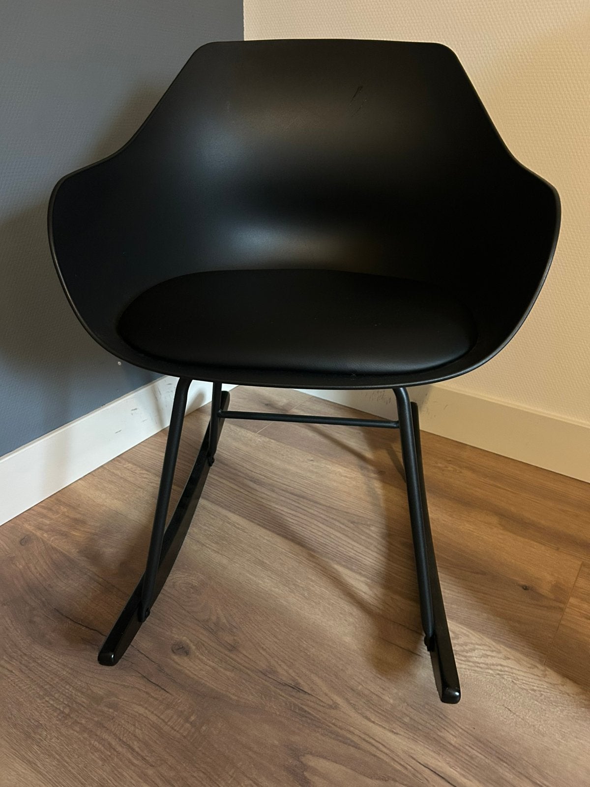 Schommelstoel voor babykamer - Zwart, Huis en Inrichting, Stoelen, Kunststof, Gebruikt, Zwart, Ophalen of Verzenden