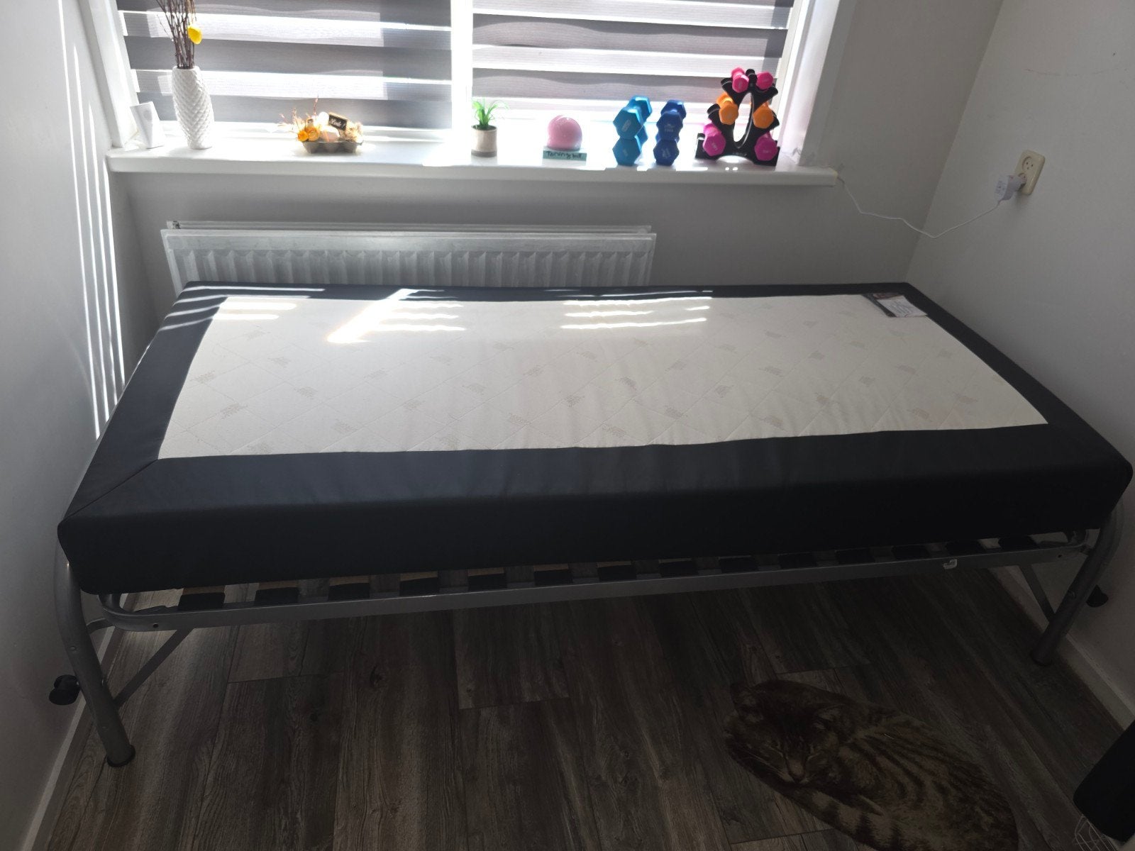 1 persoonsbed + matras, Ophalen, Gebruikt, 90 cm, Eenpersoons