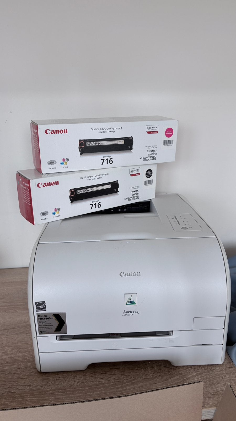 Canon i-SENSYS LBP5050n kleurenlaserprinter + 2 716 toners, Computers en Software, Printers, Ophalen, Zo goed als nieuw