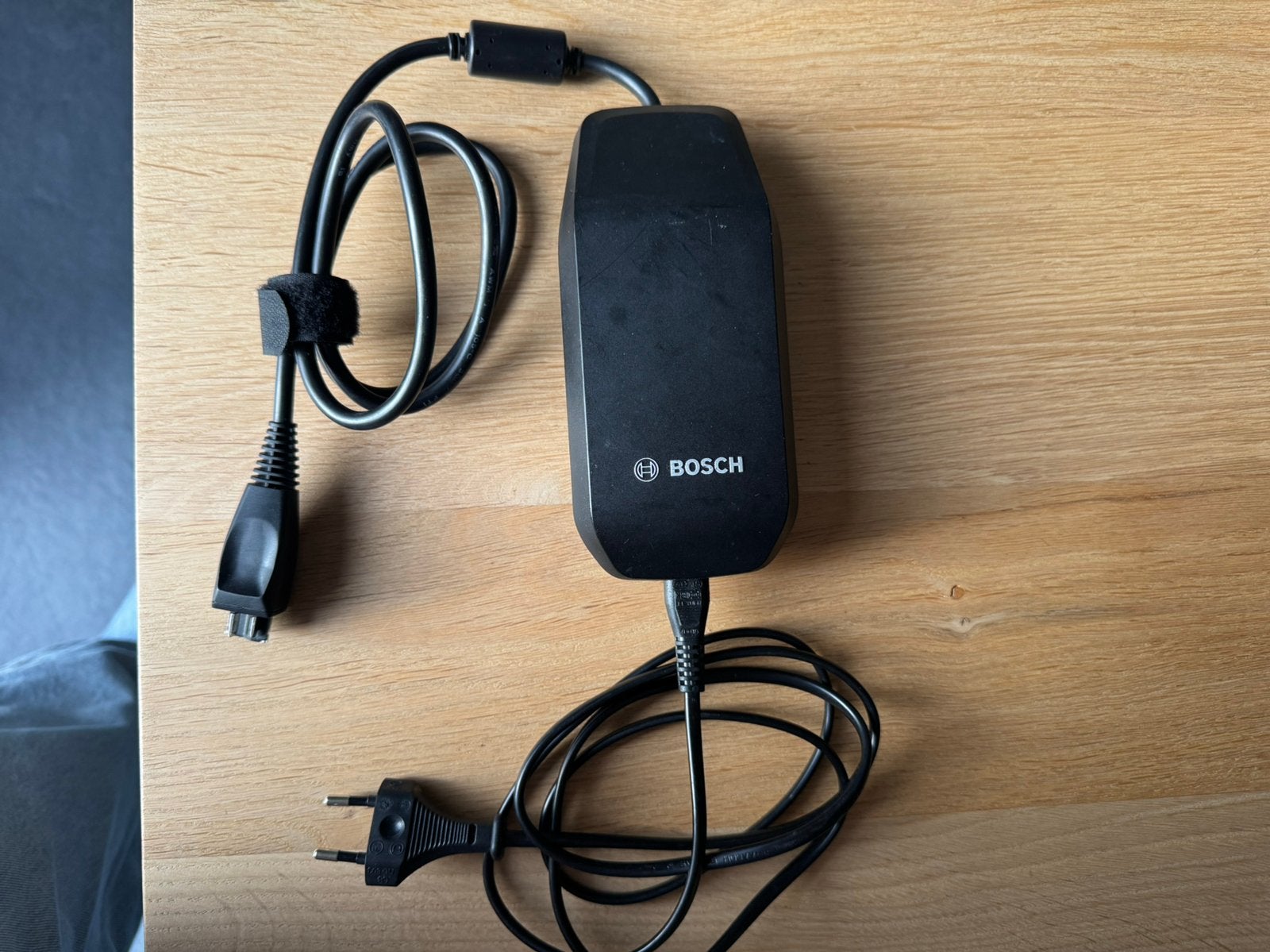 bosch charger BPC3200 (2A), Fietsen en Brommers, Ophalen of Verzenden, Zo goed als nieuw