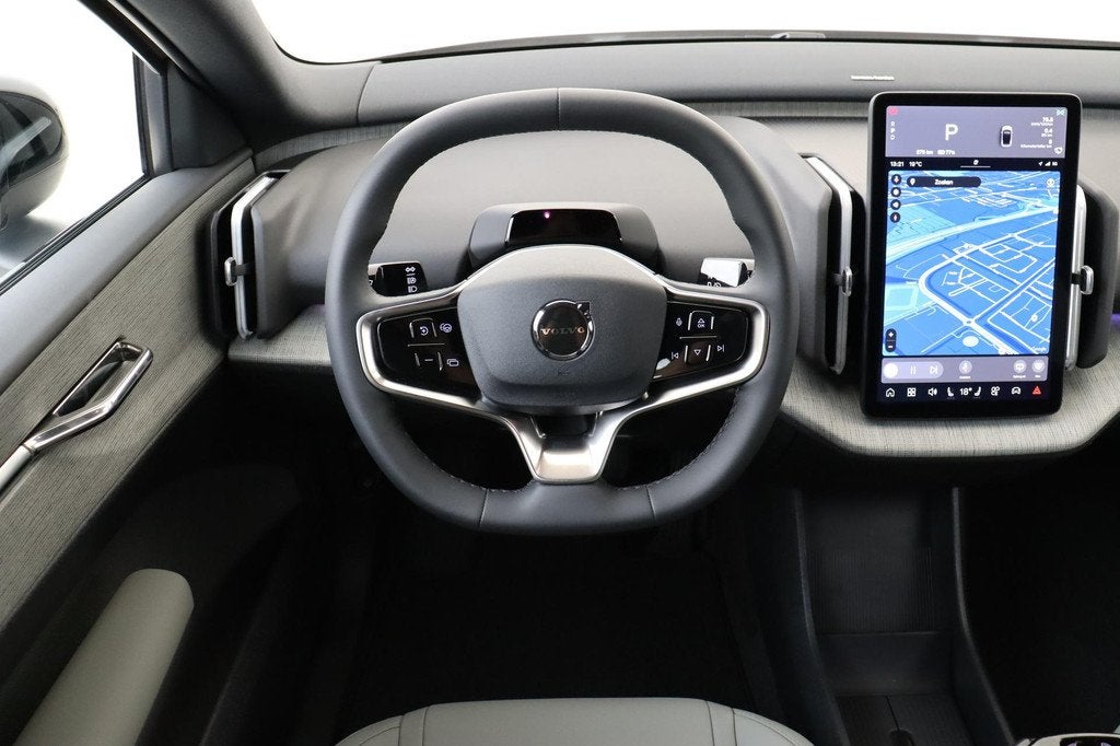 Volvo EX30 P5 LONG RANGE PLUS EUROPA 69 kWh -HARMAN/KARDON|C, Automaat, Achterwielaandrijving, Leder en Stof, 1600 kg