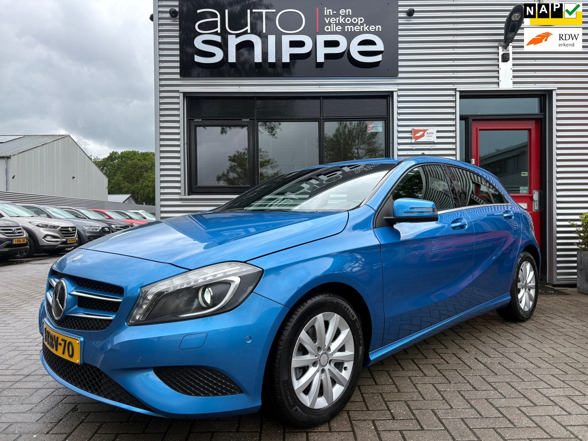 Mercedes-Benz A-klasse 180 Ambition -AUTOMAAT-ORIGINEEL NEDE, Auto's, Dealer onderhouden, Gebruikt, 4 cilinders, Blauw