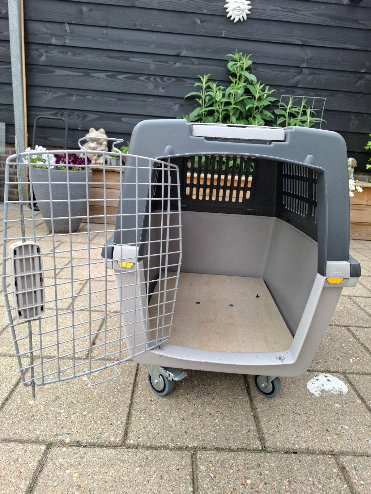 Grote Bench op wielen, Dieren en Toebehoren, Hondenbenches, Ophalen
