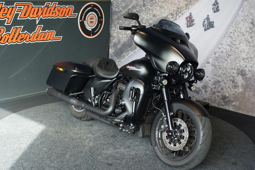 Harley-Davidson FLHXS STREET GLIDE SPECIAL (bj 2017), Bedrijf, Toermotor, Sales@harleydavidsonrotterdam.nl, Harley-Davidson Benelux B.V.