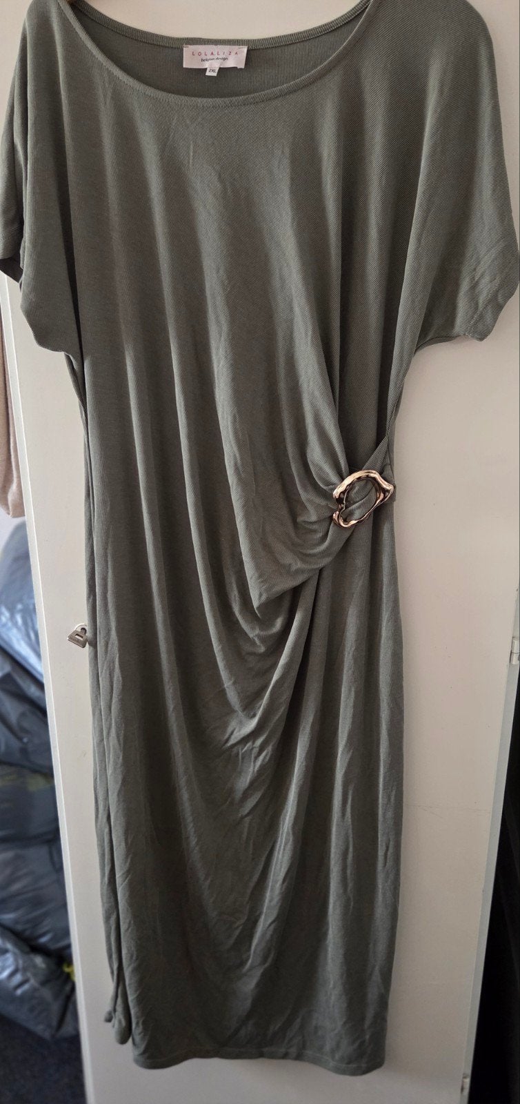 LolaLiza maxi jurk met gouden detail, Kleding | Dames, Maat 42/44 (L), Nieuw, Ophalen of Verzenden, LolaLiza