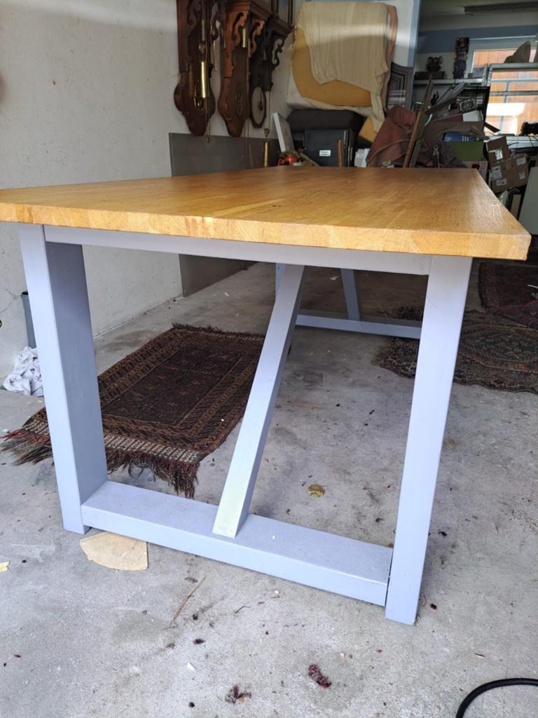 Robuuste eikenhouten tafel met grijs onderstel, Huis en Inrichting, Ophalen, Gebruikt, Modern, Industrieel, 50 tot 100 cm
