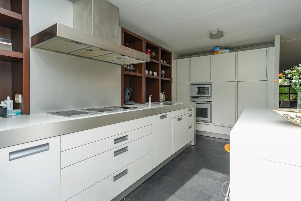 Luxe Bulthaup keuken – compleet – zelf demonteren, Huis en Inrichting, Keuken | Complete keukens, Ophalen, Gebruikt, Wit, Hoekkeuken