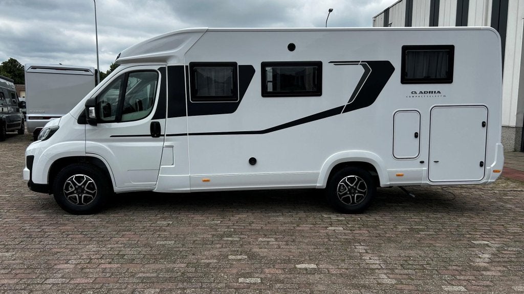 Adria Compact Select DL, Truma 4D dieselkachel, Caravans en Kamperen, Automaat, Verwarmde buitenspiegels, 6 tot 7 meter, Bedrijf