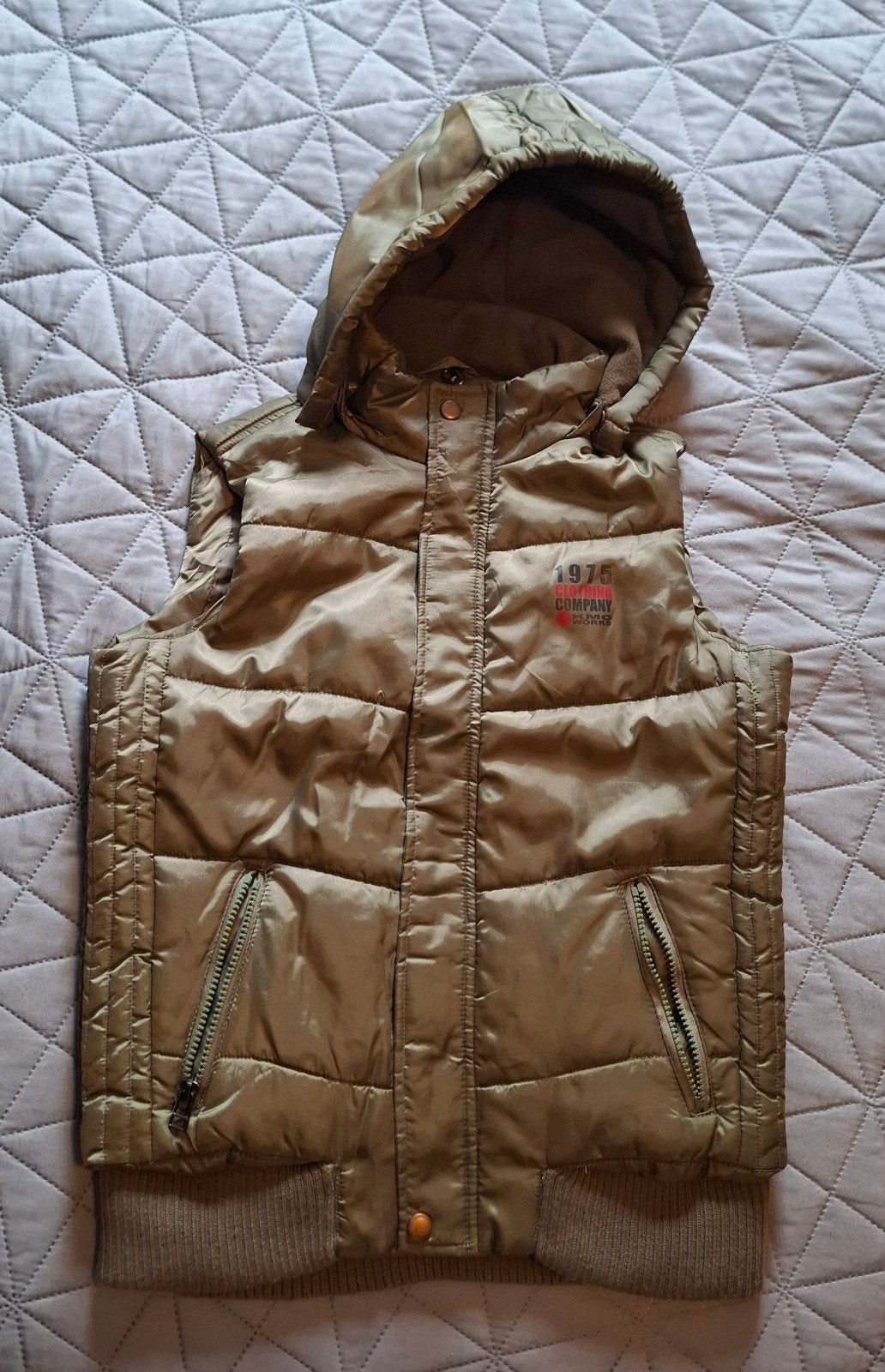 Stoere gewatteerde bodywarmer 140/146., Overige typen, Ophalen of Verzenden, Zo goed als nieuw, Akmo works