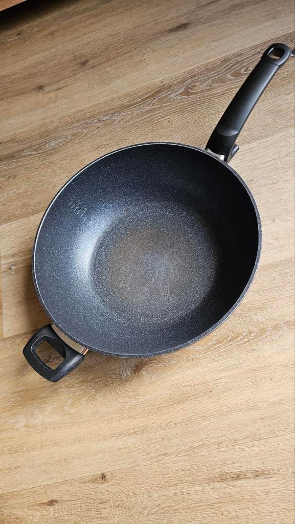 Fissler Wokpan/Braadpan 32cm goede staat, Huis en Inrichting, Aluminium, Ophalen of Verzenden, Zo goed als nieuw, Keramische plaat