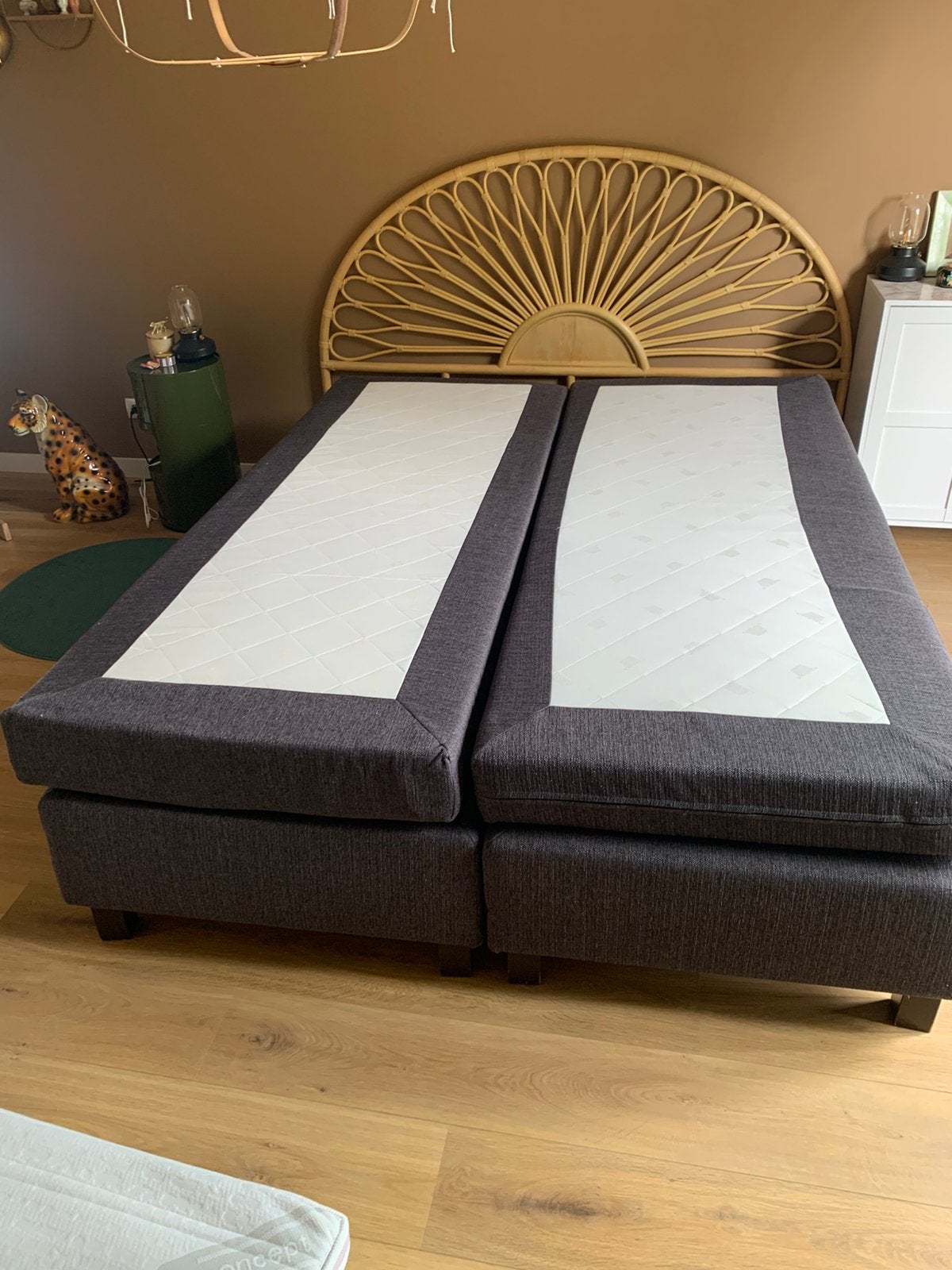 Tweepersoonsbed boxspring 160x200 donkerbruin 2 matrassen, Ophalen, Gebruikt, Bruin, Tweepersoons