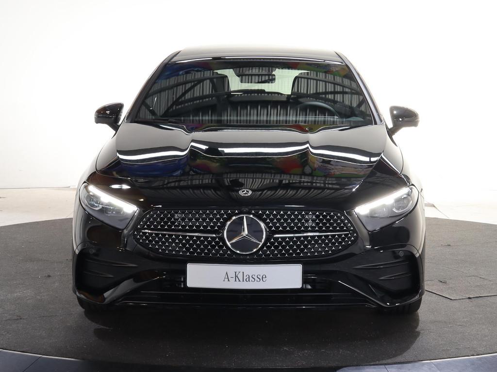 Mercedes-Benz A-klasse 180 Business Solution AMG | Panoramas, Auto's, 136 pk, 4 cilinders, Bedrijf, Nieuw