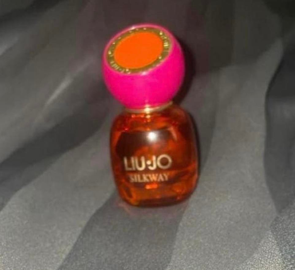 Liu Jo - Silkway 30 ml incl doos, Sieraden, Tassen en Uiterlijk, Uiterlijk | Parfum, Verzenden, Zo goed als nieuw