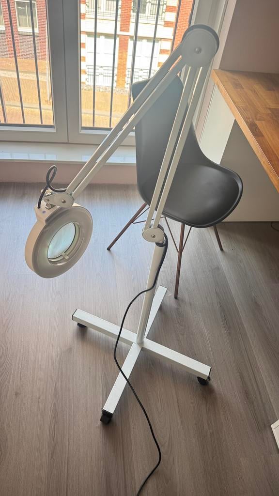 Salon lamp met vergrootglas, Hobby en Vrije tijd, Ophalen, Zo goed als nieuw, Overige typen