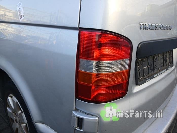 Achterlicht links van een Volkswagen Transporter, Gebruikt, -, Volkswagen, -