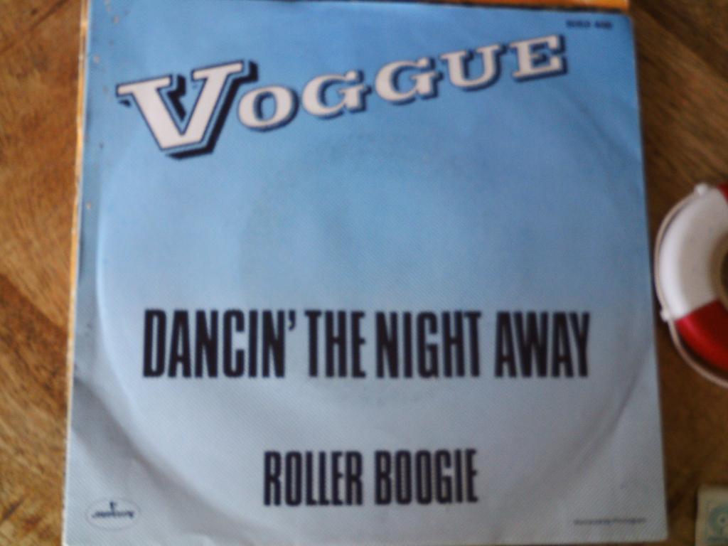 voggue - dancin' the night away  15mei, 7 inch, Ophalen of Verzenden, Pop, Single