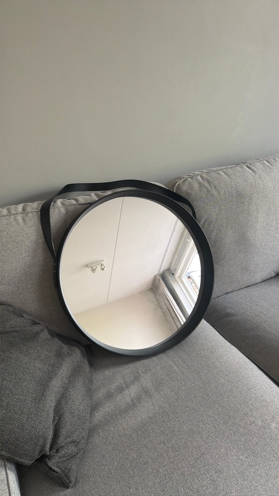 Ronde ophang spiegel, Huis en Inrichting, Woonaccessoires | Spiegels, Ophalen, Minder dan 50 cm, Rond, Nieuw
