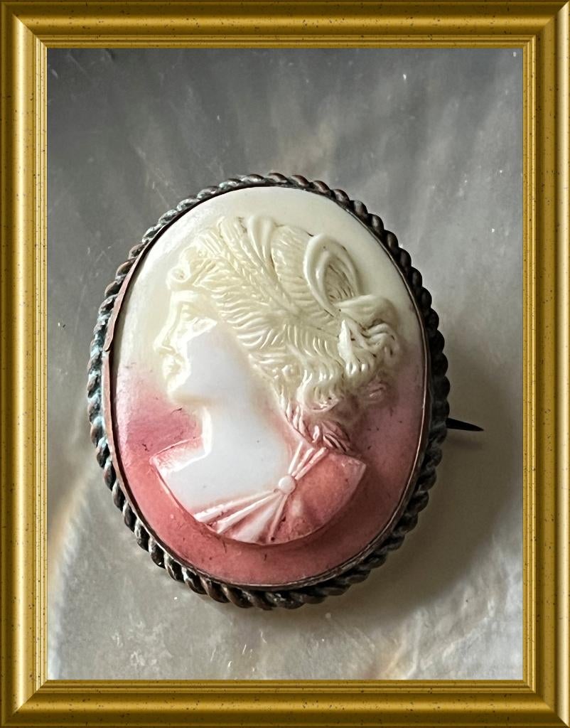 Mooie oude glas camee broche, Sieraden, Tassen en Uiterlijk, Antieke sieraden, Ophalen of Verzenden, Overige materialen, Broche