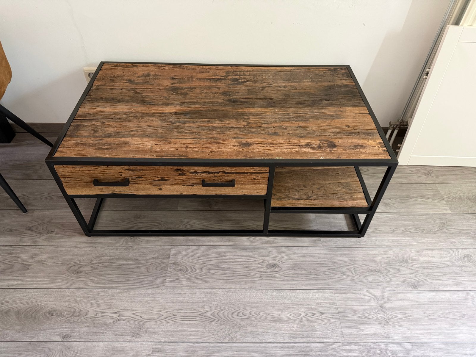 Industriële salontafel met lades en opbergruimte, Huis en Inrichting, Ophalen, Gebruikt, 100 tot 150 cm, 50 tot 100 cm