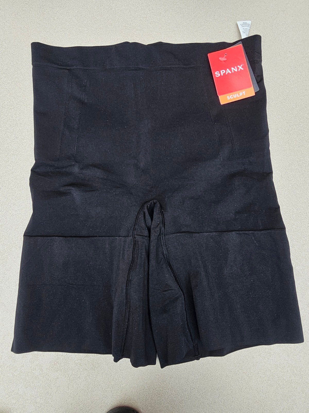 Nieuwe Spanx mid-thigh short met prijskaartje, Spanx, Ophalen of Verzenden, Zwart, Broekje of Short