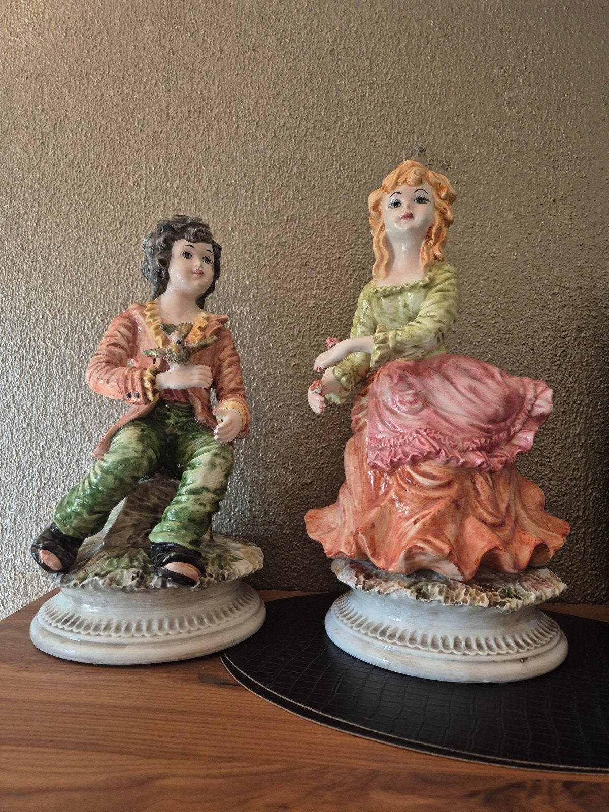 2x porseleinen beelden Bassano capodimonte stijl, Ophalen, Gebruikt