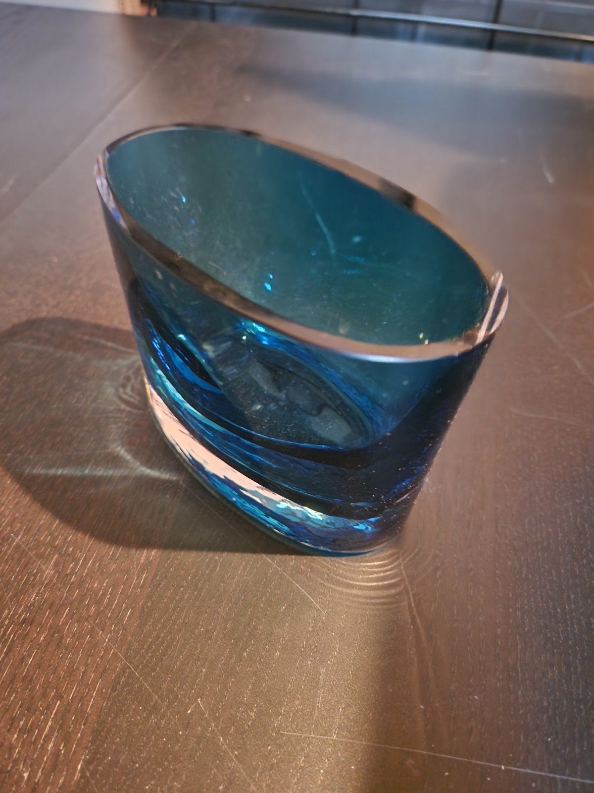 Blauwe vaas, Huis en Inrichting, Woonaccessoires | Vazen, Ophalen of Verzenden, Zo goed als nieuw, Blauw, Glas
