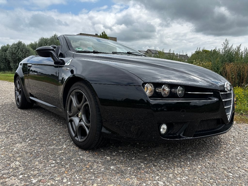 Alfa Romeo Spider 2.2 JTS | Zwart | 2007 | Leder | 8C Velgen, Auto's, 1450 kg, Dealer onderhouden, Achterwielaandrijving, Zwart