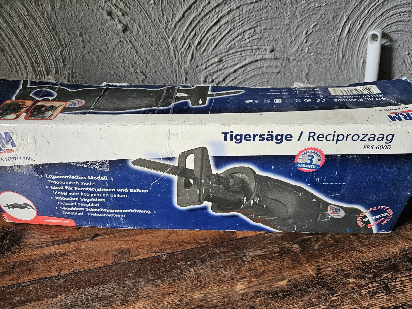 Ferm Reciprozaag FRS-600D met nieuwe zaagbladen, Gebruikt, 70 mm of meer, 600 tot 1200 watt, Ophalen of Verzenden