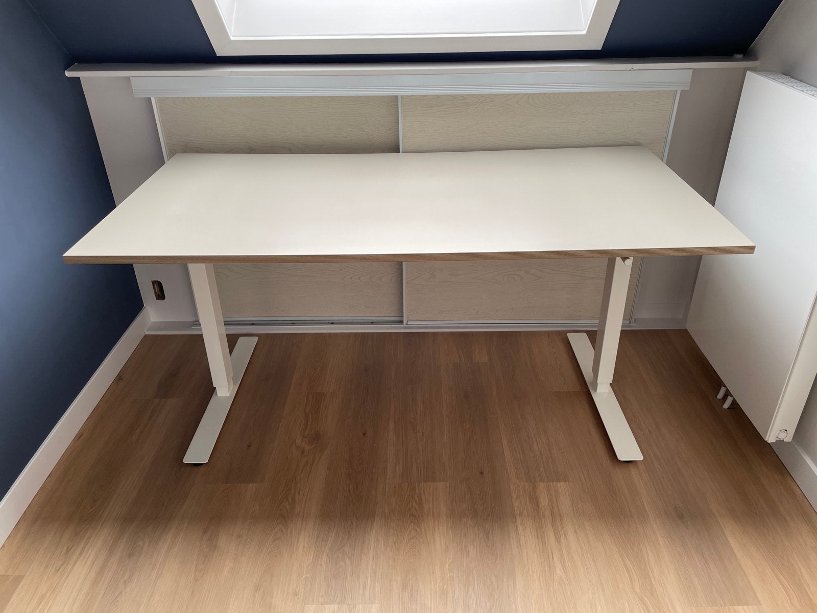 Zit-sta bureau 160x80 met zwenksysteem, Ophalen, In hoogte verstelbaar, Zo goed als nieuw, Zit-sta bureau