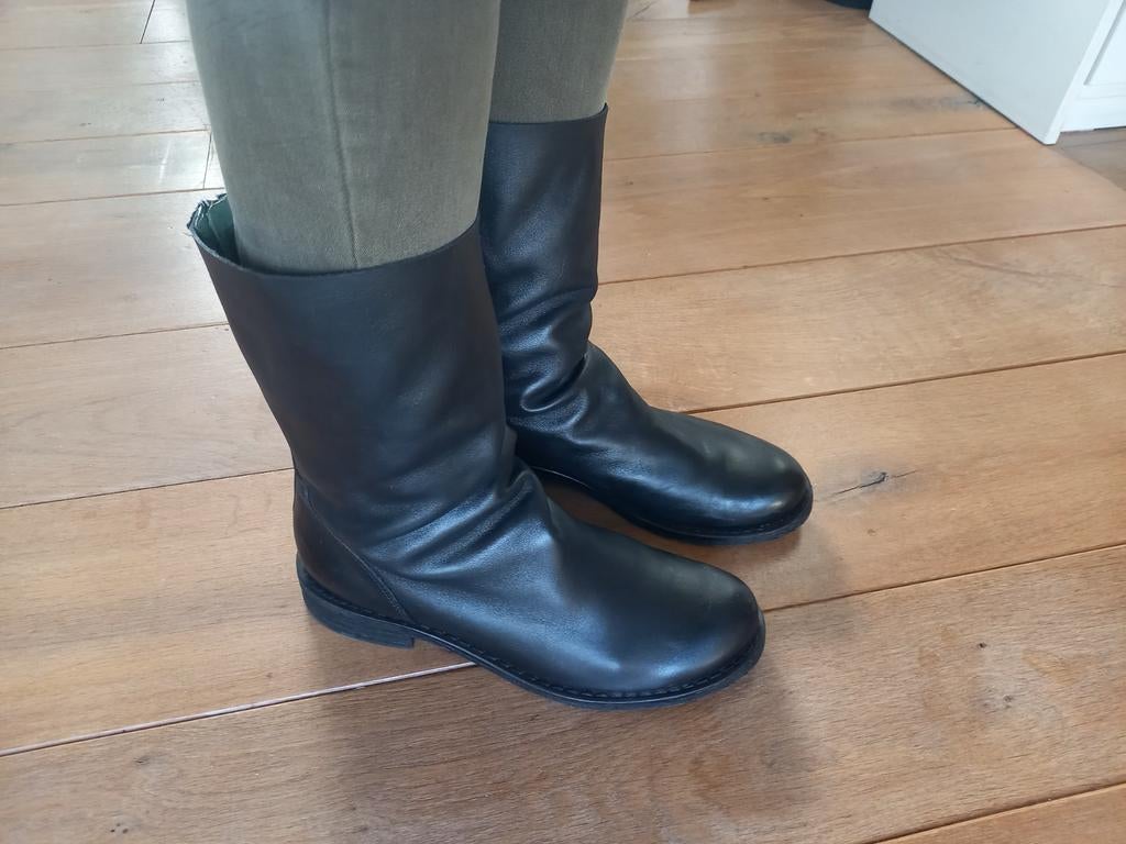 Nieuwe zwarte, lage laarzen. Felmini 42, Kleding | Dames, Schoenen, Verzenden, Zwart, Lage of Enkellaarzen, Nieuw