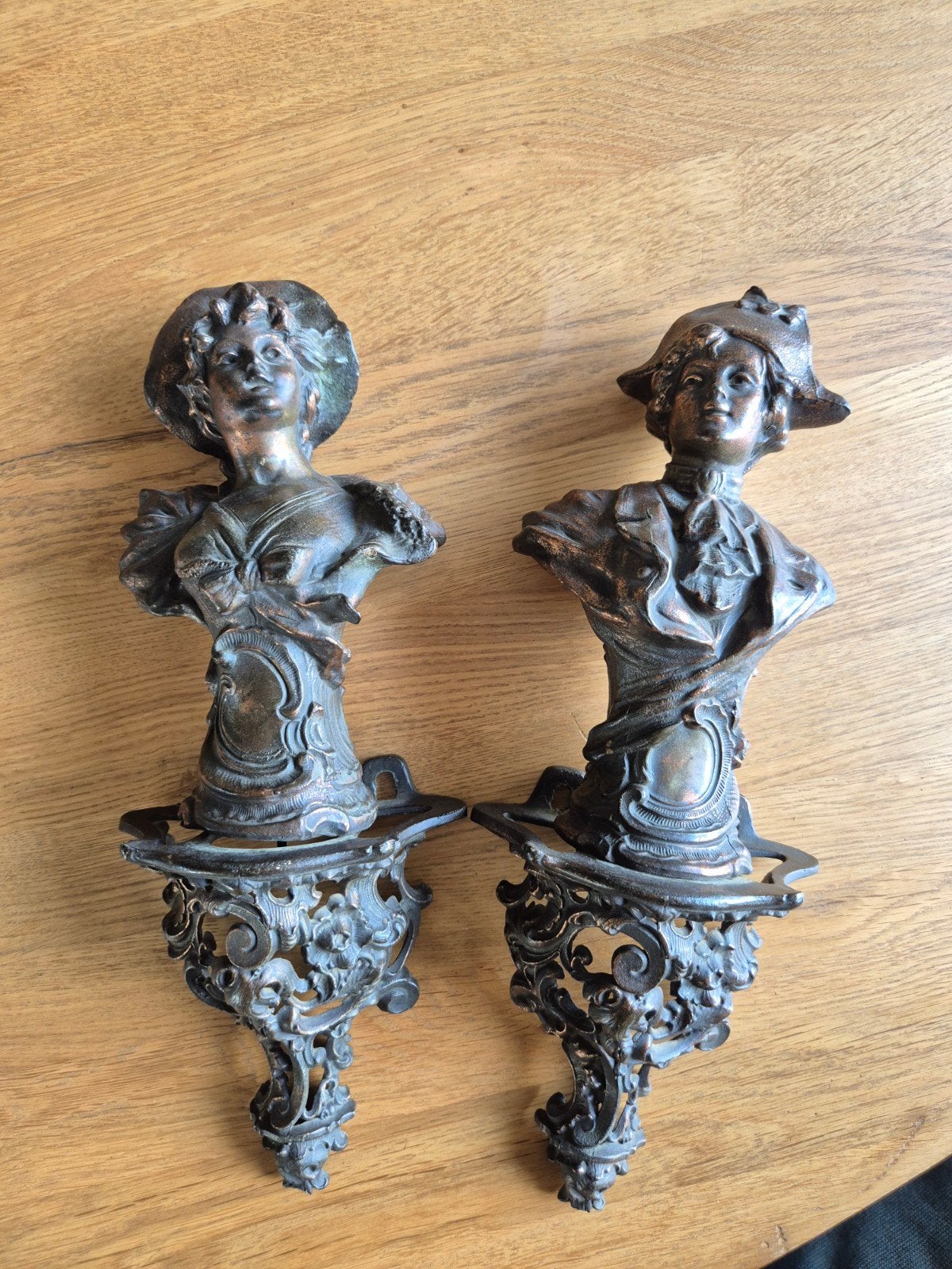 Antieke bronzen bustes - Man en Vrouw, Ophalen, Buste, Gepatineerd, Brons