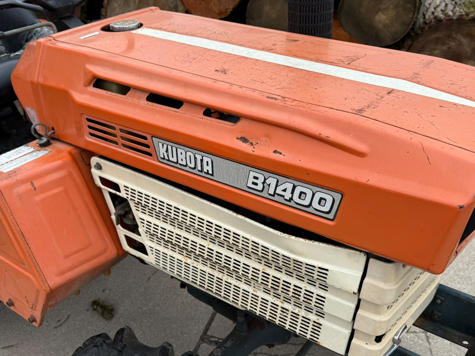 Kubota B1400 mini tractor - 557 uur! Met klepelmaaier, Overige merken, Gebruikt, Tot 2500, Ophalen of Verzenden