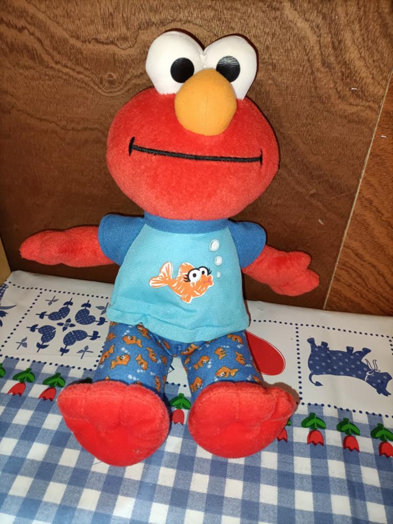 Elmo knuffel met slaapliedje en teksten. 32 cm groot, Ophalen of Verzenden, Zo goed als nieuw, Overige typen