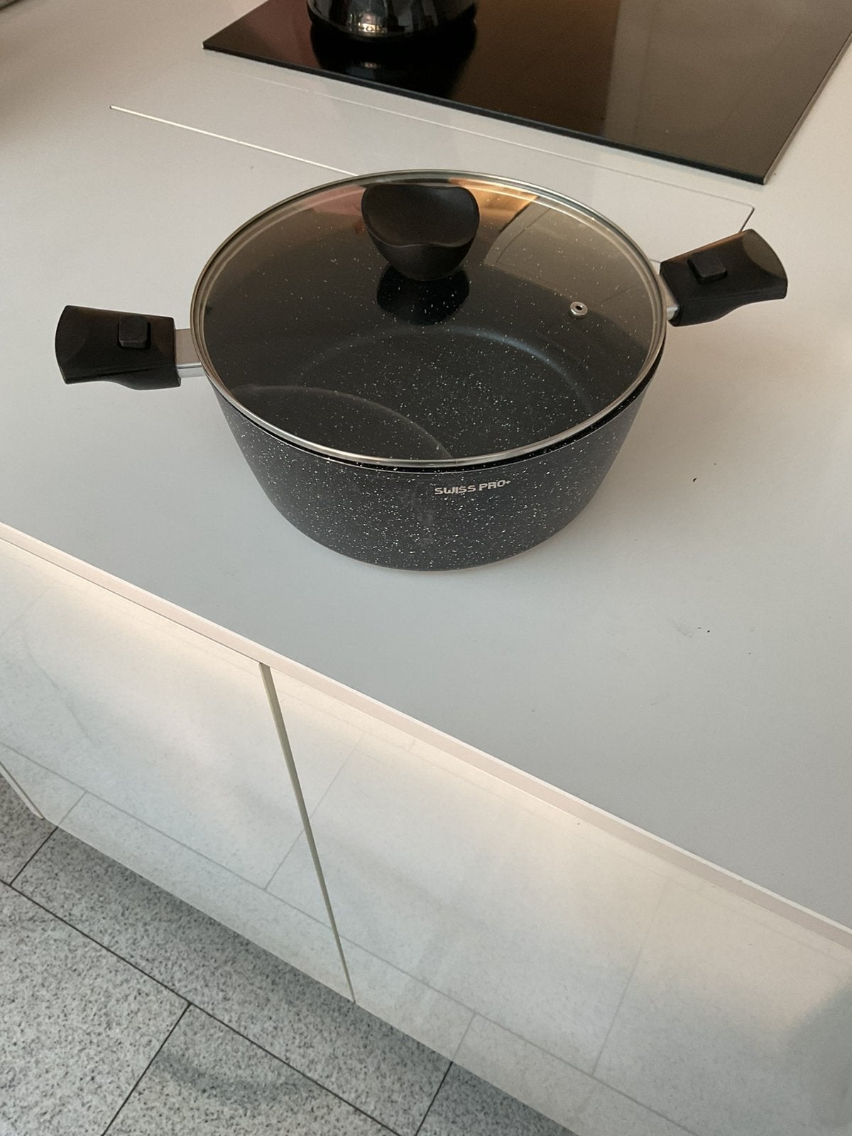 Nieuwe grote pan met glazen deksel en afneembare handgrepen, Huis en Inrichting, Keuken | Potten en Pannen, Ophalen, Nieuw, Overige materialen