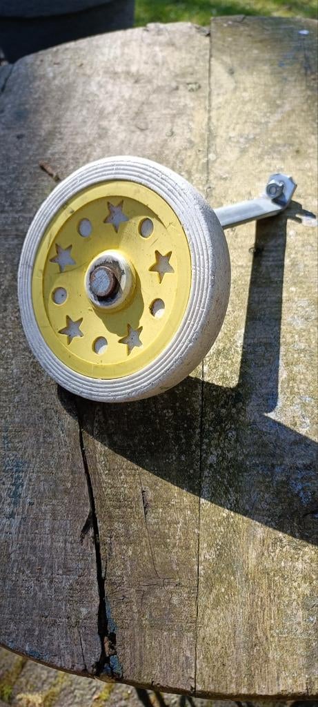 Zijwieltje gevonden, Ophalen, Minder dan 16 inch
