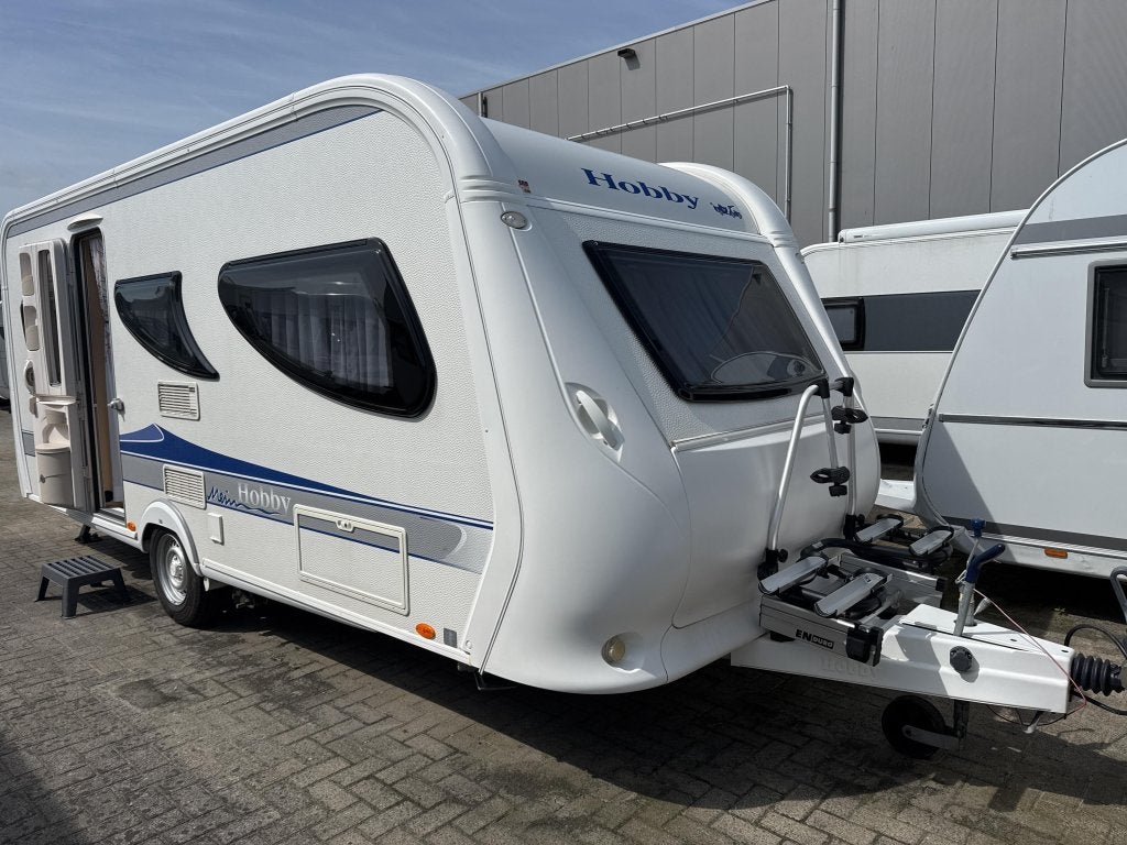 Hobby La Vita Bionda 495 UL, Caravans en Kamperen, Caravans, Rondzit, Bedrijf, 4 tot 5 meter, Overige typen