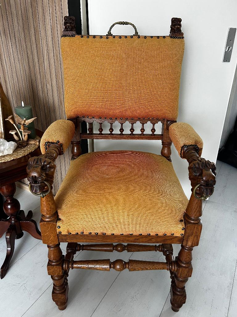 Vintage antieke stoel, Ophalen