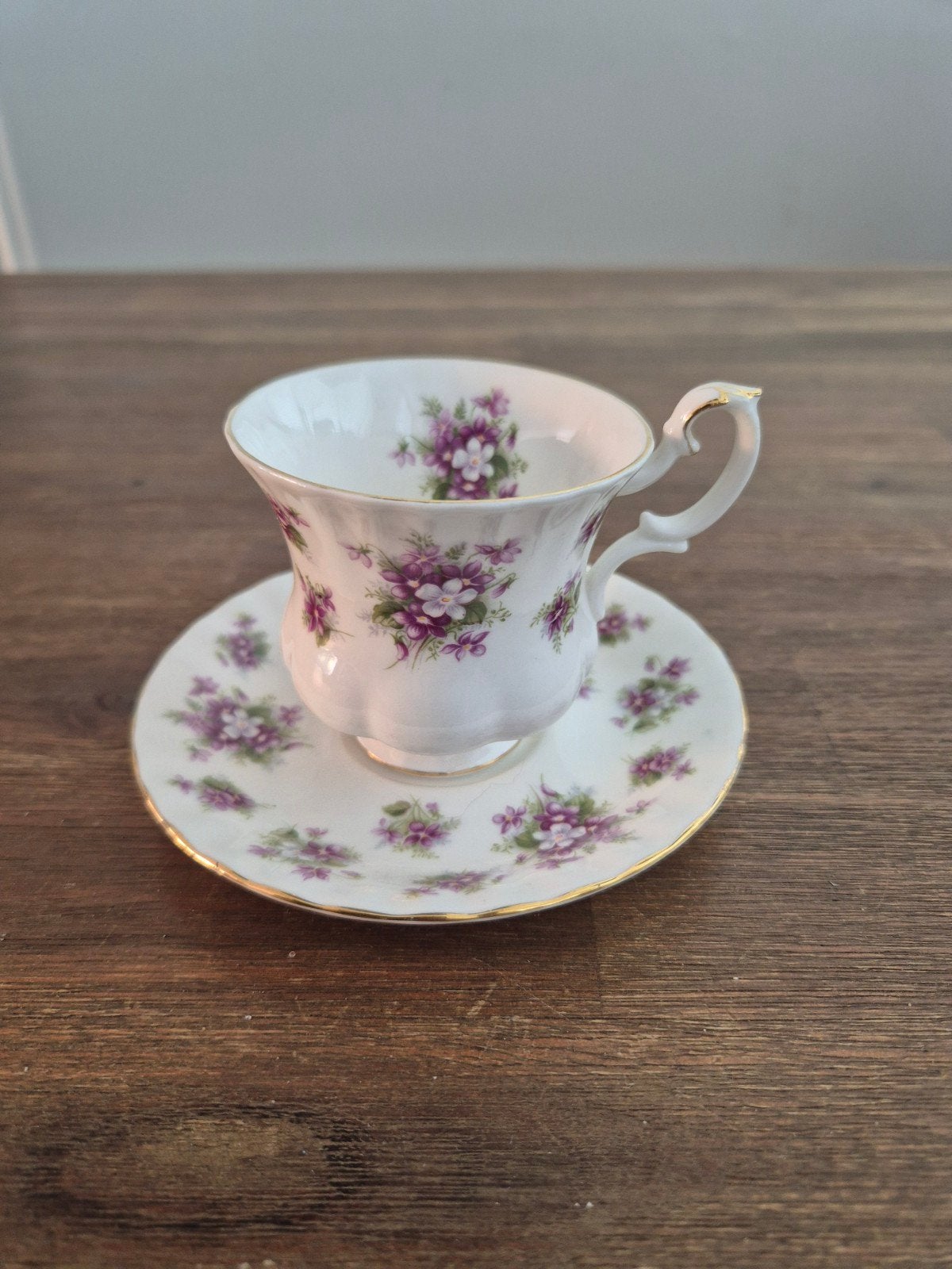 Royal Albert Sweet Violets Kop en Schotel - Bone China, Ophalen of Verzenden