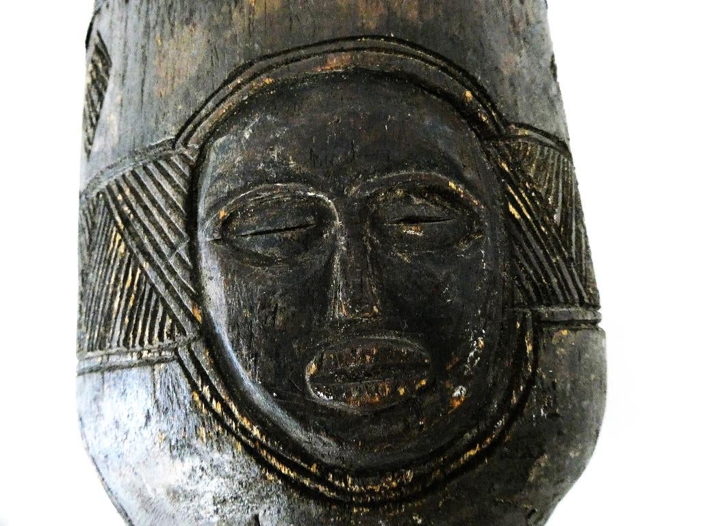 Afrikaanse trommel / tamtam / Djembé met gezichten gekerfd, Ophalen of Verzenden