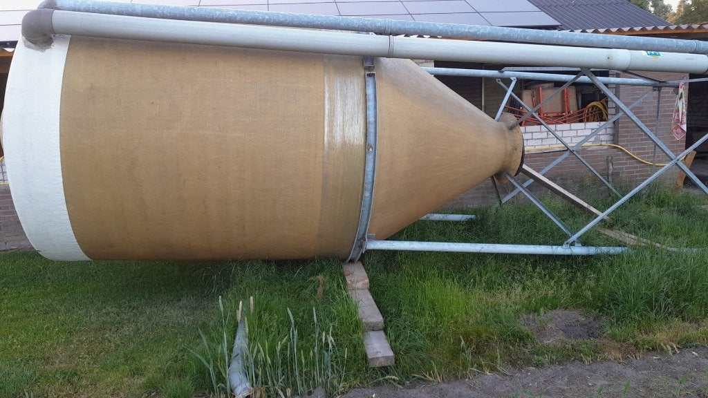 Voersilo 6 ton met glijgoot, Ophalen, Vee