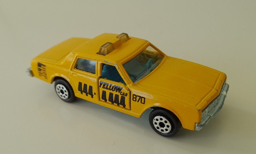 Chevrolet Impala  Majorette nr. 240 Yellow Cab z.g.a.n., Ophalen, Zo goed als nieuw, Auto