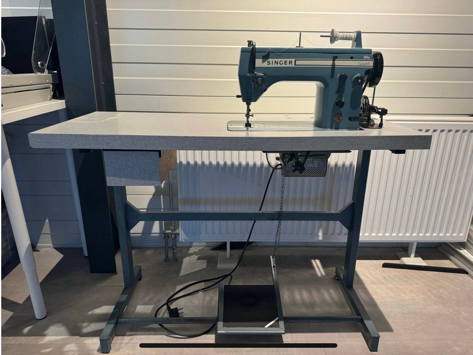 Singer 20U Industriële Naaimachine met Tafel, Ophalen, Gebruikt, Singer, Naaimachine