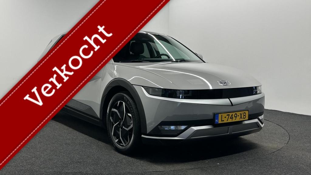 Hyundai IONIQ 5 Connect+ 73kWh LEER CAMERA STUUR/STOEL VERWA, Auto's, Automaat, Achterwielaandrijving, Gebruikt, Zwart