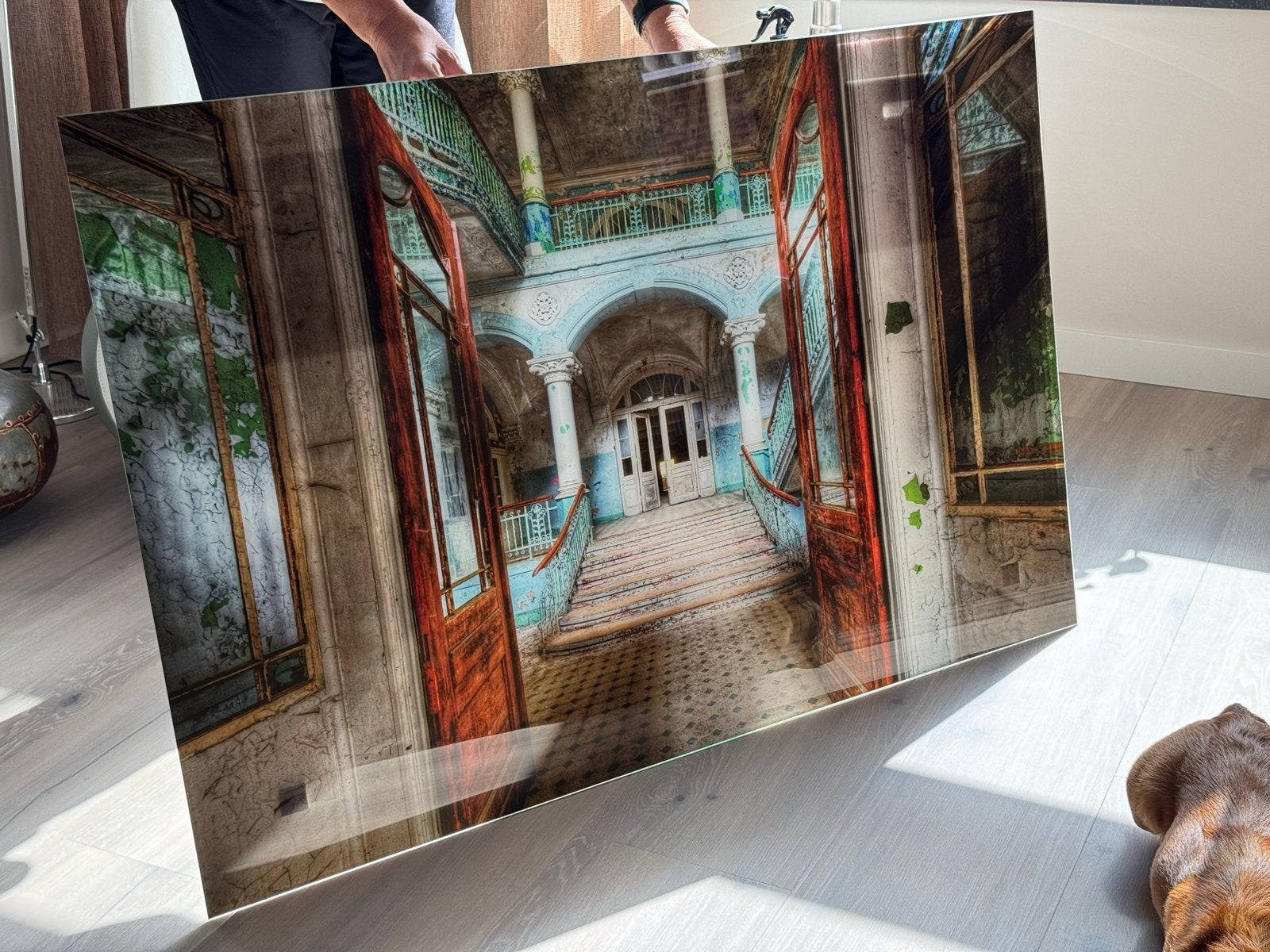 Plexiglas schilderij van verlaten gebouw, Realistisch, Overige ondergronden, Print, Stads- / dorpsgezicht