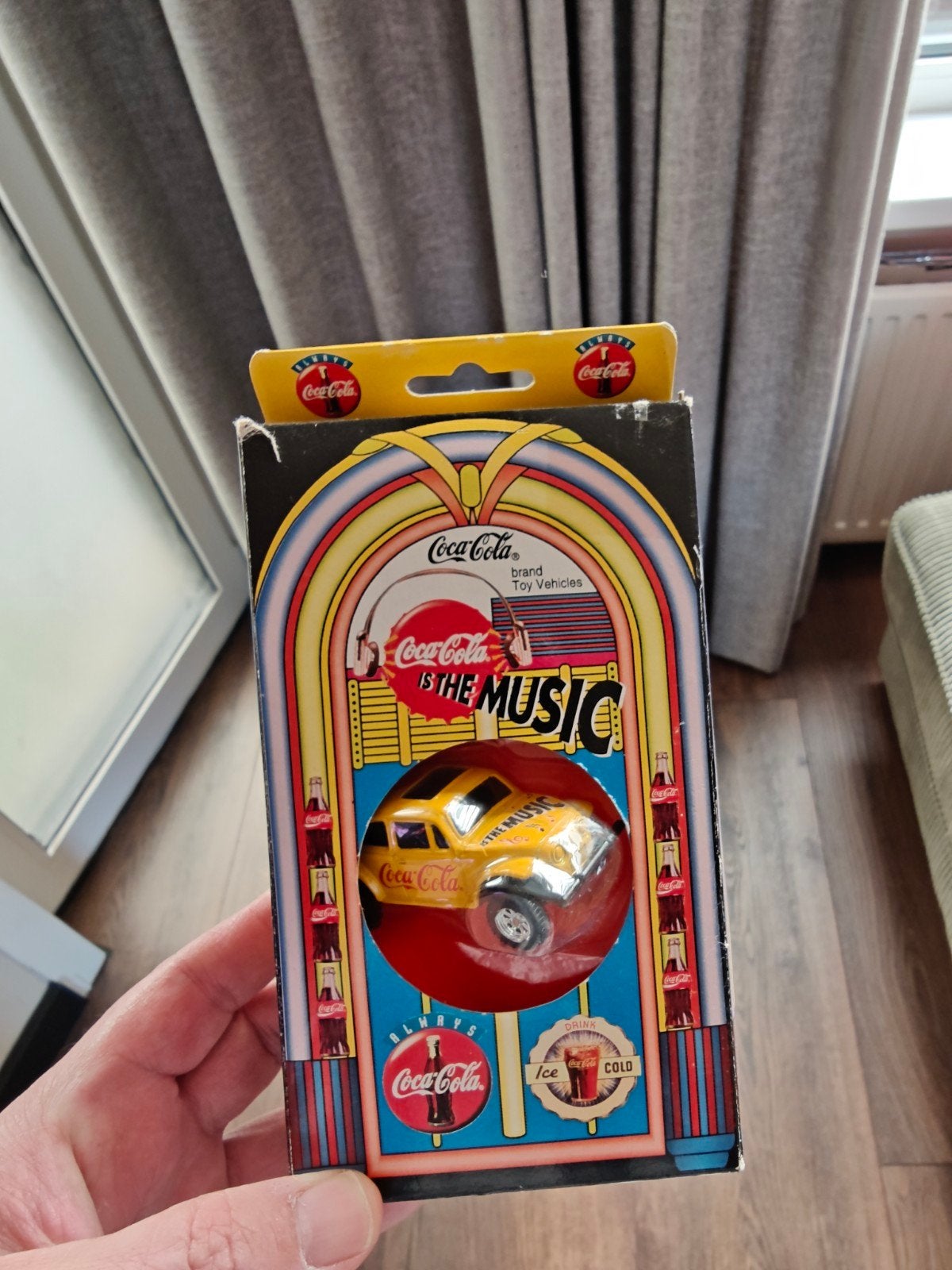 Coca-Cola 'Always The Music' speelgoedauto in doos, Ophalen of Verzenden, Zo goed als nieuw