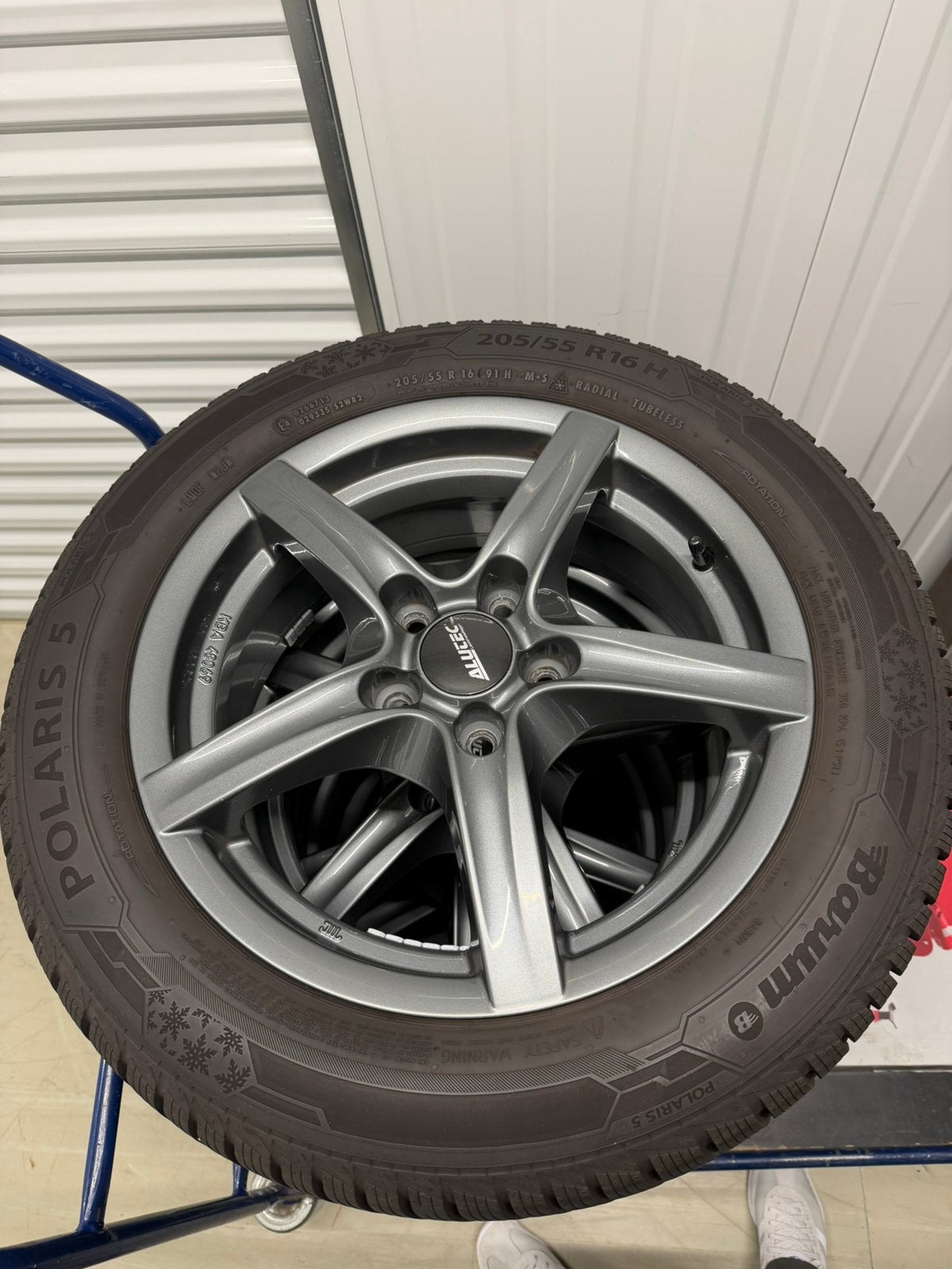 Alutec 16” lichtmetalen velgen met winterbanden., Auto-onderdelen, Banden en Velgen, Ophalen, Gebruikt, 16 inch, Banden en Velgen